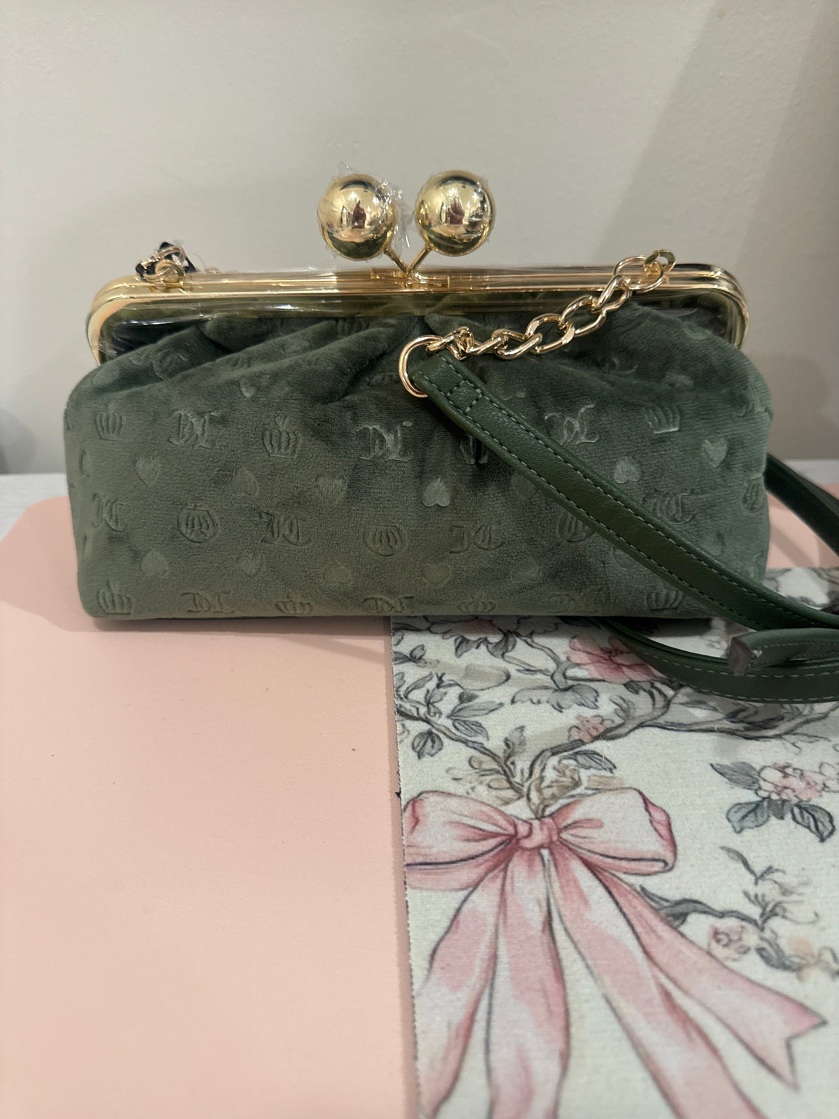 Olive Kiss-Lock Crossbody Purse