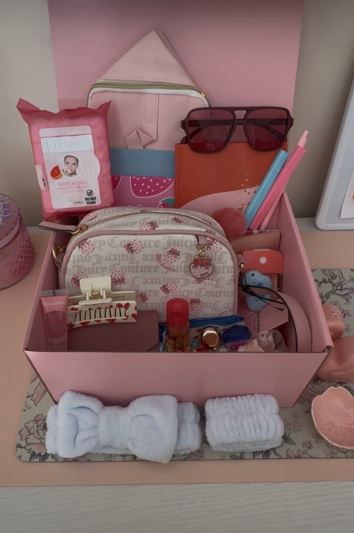 Strawberry Curated Box 🍓